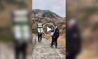 A Japanese man demonstrated the process of delivering beer to hot springs