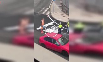 Рабочие перепутали буквы при разметке дороги