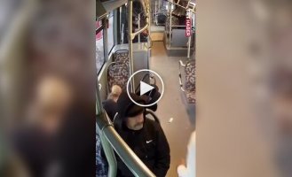 Мужчина спас девочку с помощью приема Геймлиха