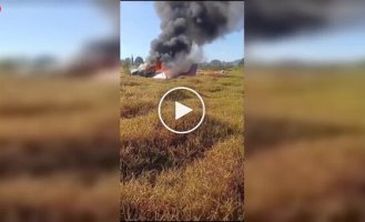Пилот спасся из горящего самолета, задействовав аварийный парашют