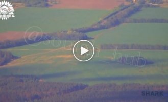 Ukrainian SU-27 pilot destroys Russian air defense system with American AGM-88 HARM missile