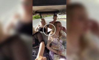 Попытка помочь подруге закончилась аварией гольф-кара