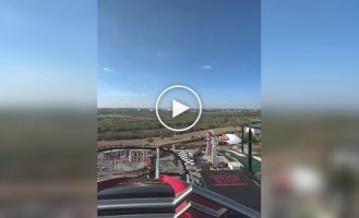 Amusement park ride breaks down at a height of 40 meters
