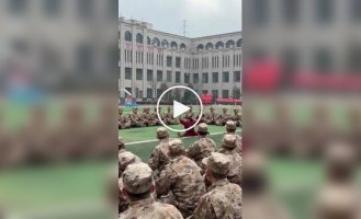 12-летняя чемпионка Чжан Сюань поразила зрителей мастерством кунг-фу