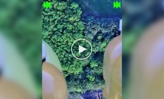 Силы обороны атаковали с помощью боеприпасов российских штурмовиков, которые скрывались в здании