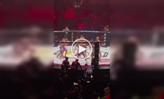 When a fight turns into a circus