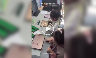 Поразительный навык счета в уме у шестилетней китайской девочки