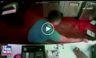 Мужчина «ограбил» магазин мороженого, но сначала убрал беспорядок