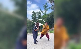 Girls demonstrated training with Shaolin monks