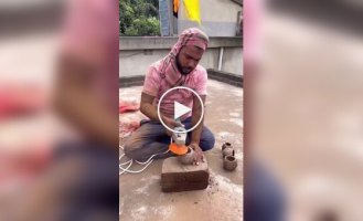 How the ektara, an ancient one-stringed instrument made from coconut, is made in India