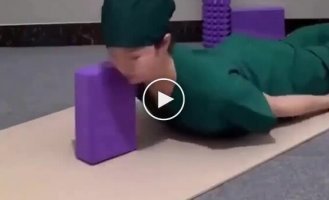 Выпрямляем горб, избавляемся от холки и снимаем напряжение с шеи за 10 минут в день