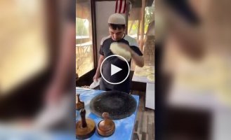 Знаменитая узбекская праздничная лепешка