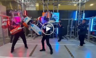 Japanese-style robot boxing