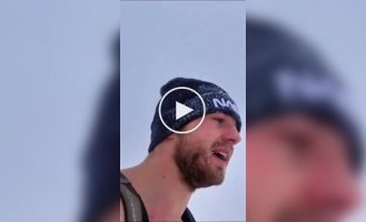 Bloggers at the summit at -35 degrees: risking for likes