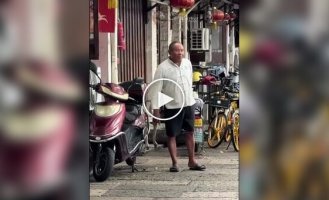 A robot scared a man in China
