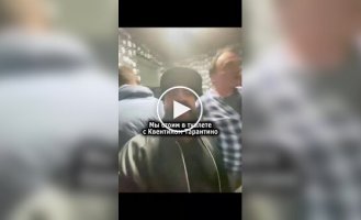 Нетрезвый Квентин Тарантино устроил комикам лекцию об истории кино в туалете стендап-клуба