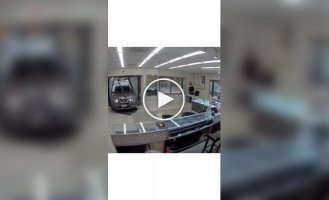 Пограбування ювелірного магазину в США закінчилося ДТП та арештами