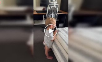 Дитина та масажний пістолет: незвичайне використання пристрою