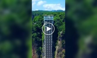 Самый высокий внешний лифт в мире