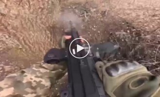 Боец ВСУ из Бразилии уничтожает оккупанта с близкого расстояния