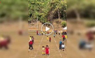 Эстафета превратилась в настоящий хаос: дети сбились с курса