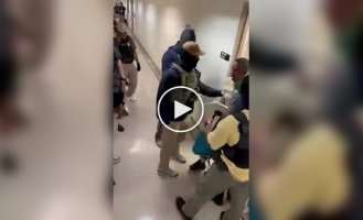 Я не хочу обратно, я не хочу домой, пожалуйста не надо, только не это