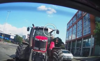Tractor racer