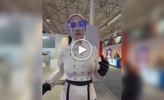 Robots presented at a technology exhibition in Iran turned out to be human