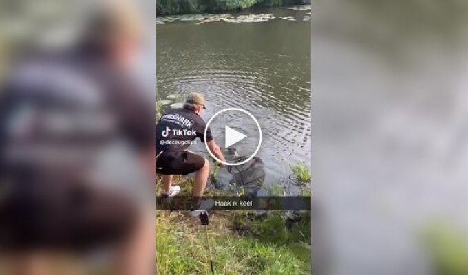 Fishing trip nearly ended in disaster: the hook returned to its owner