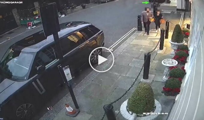 Грабитель напал на полицейских под прикрытием