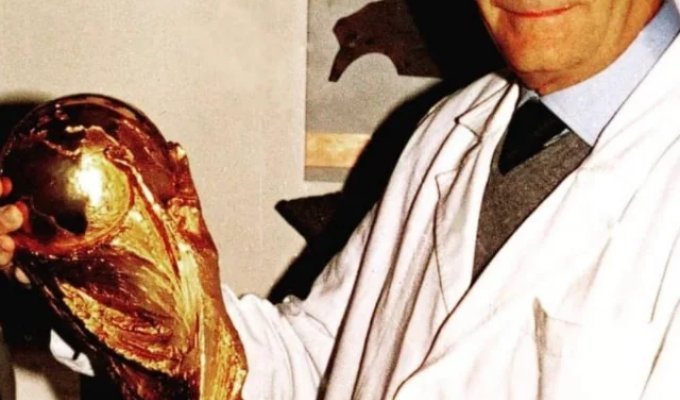 В тени легенды: как миланский скульптор создал главный футбольный трофей планеты (5 фото)