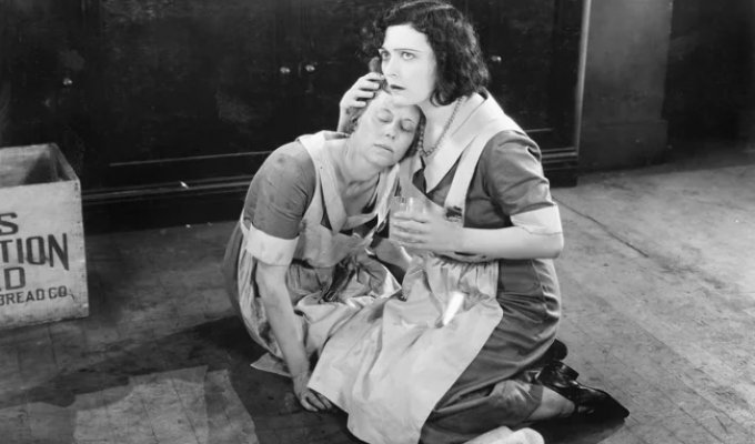 Advice for pregnant women from the past—ranging from simply ridiculous to downright harmful (11 photos)