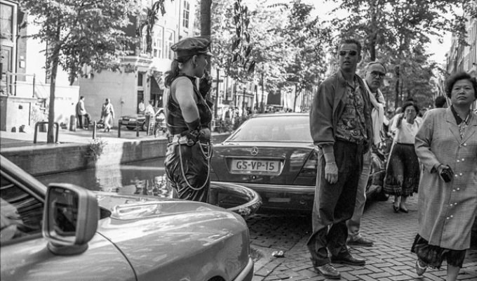 Inside Amsterdam's Red Light District 30 years ago (9 photos)
