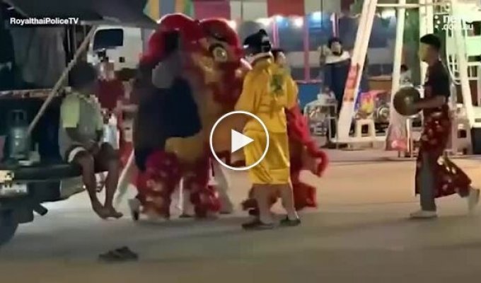 Thai Police Detain a Criminal Hiding in a Carnival Costume