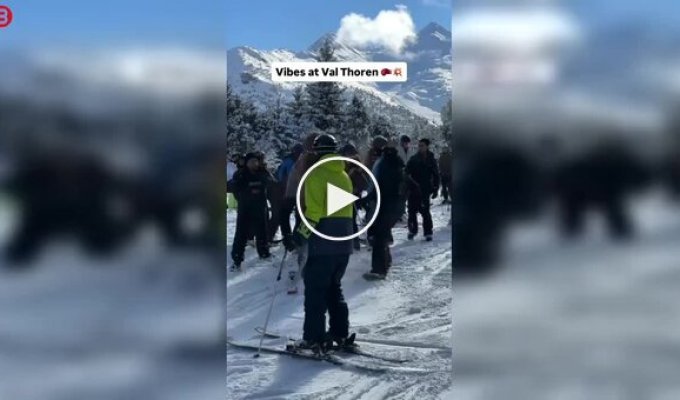 A crowd of skiers beat up Chewbacca at the Val Thorens resort in France