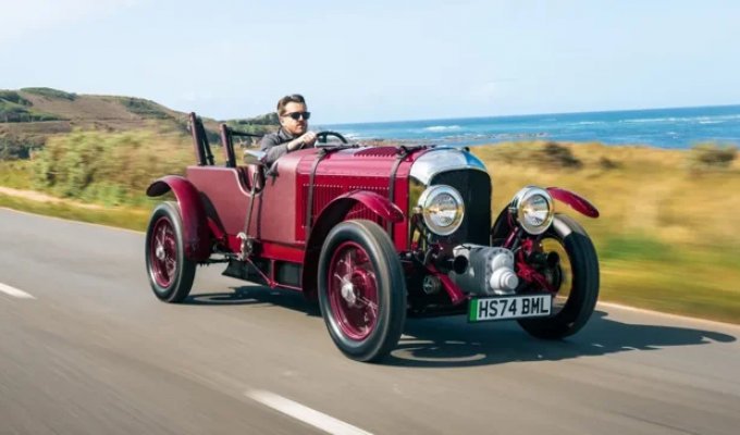 Bentley revived the production of an old supercar with a new power plant (9 photos)