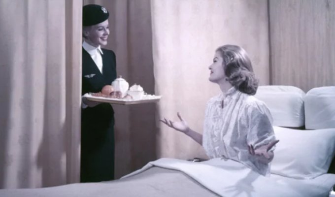 Сніданок у ліжко: як виглядав перший клас авіакомпанії Air France у 1957 році
