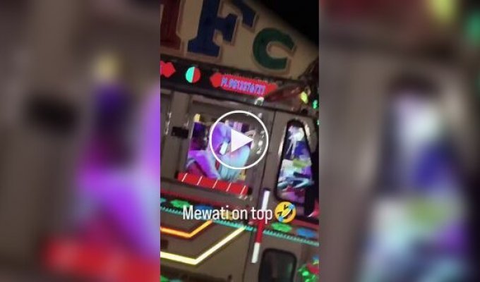 In India, a truck driver was filmed relaxing