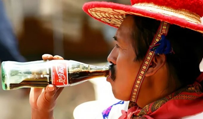 How Coca-Cola Took Over the Mexican State of Chiapas, Where Soda Replaces Water (10 Photos)