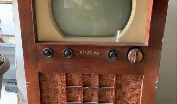 A Selection of Interesting Items from the Past (17 photos)