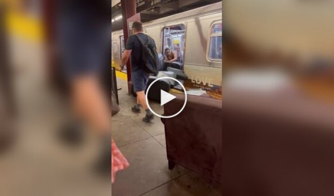 Типичный день в метро Нью-Йорка