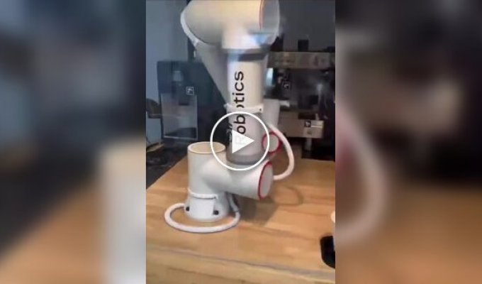 In the US, a robot barista showed how to “work”