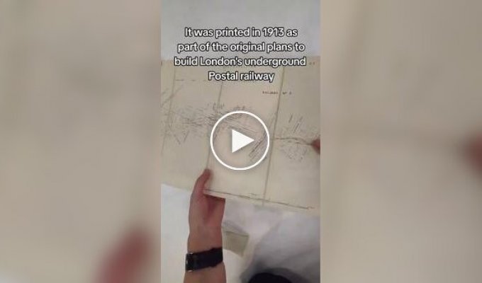 Редчайшая книга-гармошка 1913 года раскрывает секреты лондонской Почтовой железной дороги