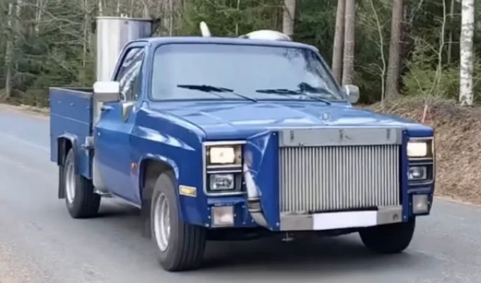 Record-Breaking Log Flyer: A 1983 Chevrolet Switches to "Eco-Fuel"