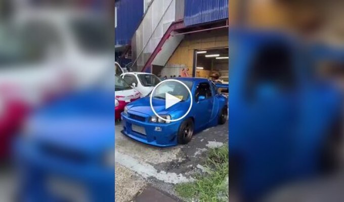 У Японії крихітні кей-кари тепер перетворюють на мініатюрні Nissan Skyline.
