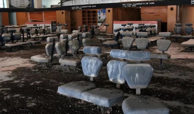 Nicosia Airport lies forgotten for half a century (17 photos + 1 video)