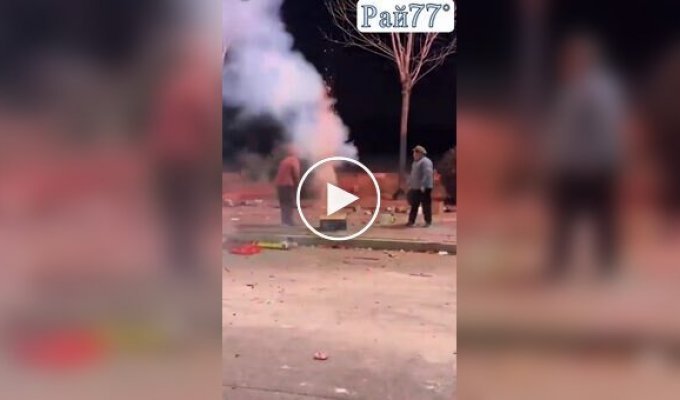 Chinese women fought over a box of fireworks