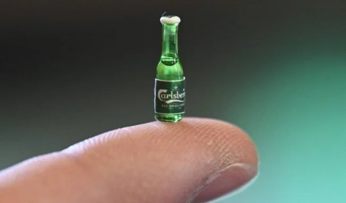 Пивоварня Carlsberg представила бутылку пива размером с рисовое зёрнышко (5 фото + 1 видео)