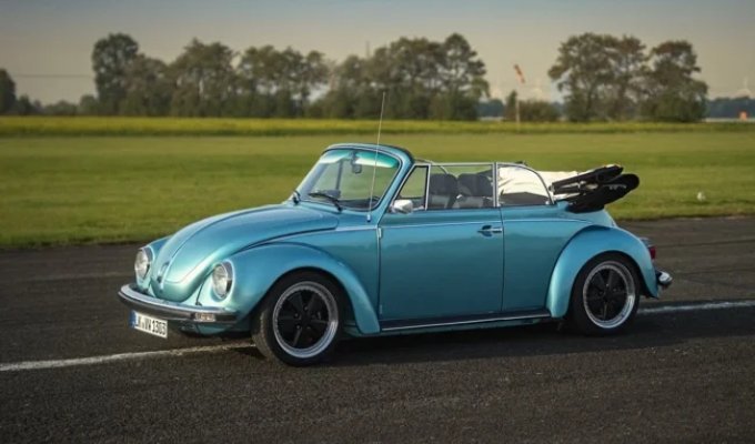 «Жук» із двигуном Tesla та батареєю Porsche (4 фото)