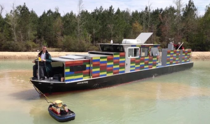 Как капитанов учат на мини-танкерах: реалистичные тренировки на моделях 1:25 (1 фото + 2 видео)